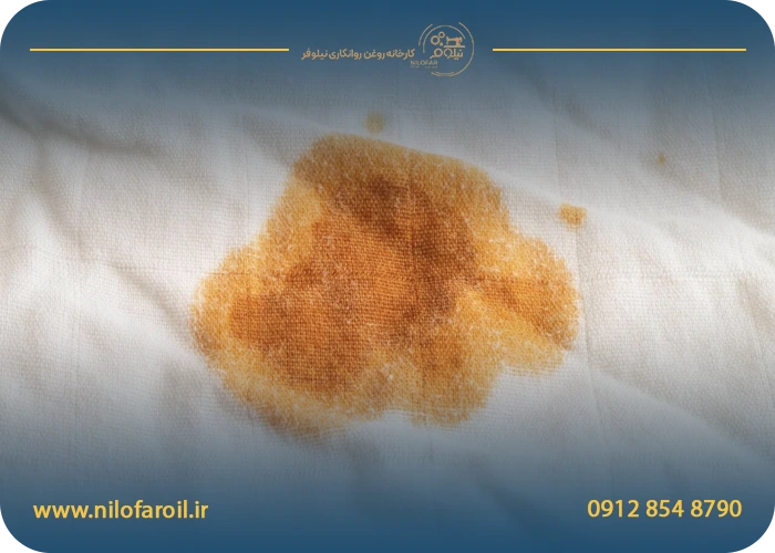 چرا پاک کردن روغن چرخ خیاطی از روی لباس دشوار است؟
