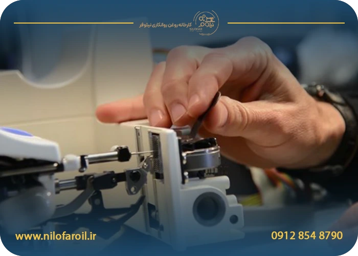 مراحل کامل و اصولی روغن کاری چرخ خیاطی ژانومه